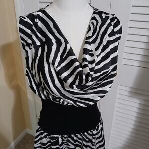 Calvin Klein Med Sleeveless V-Cowl Neck Zebra Black/White Print Dress Easy Care